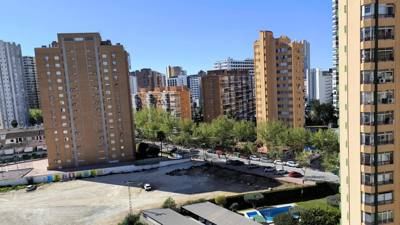 Piso de 3 habitaciones en Benidorm en venta con piscina - 278.000 € (Ref: 9741764)