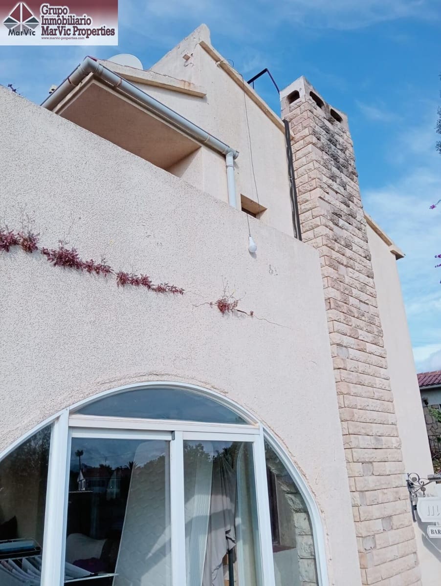 5 quarto Moradia para venda em La Nucia com piscina - 299 000 € (Ref: 9758994)