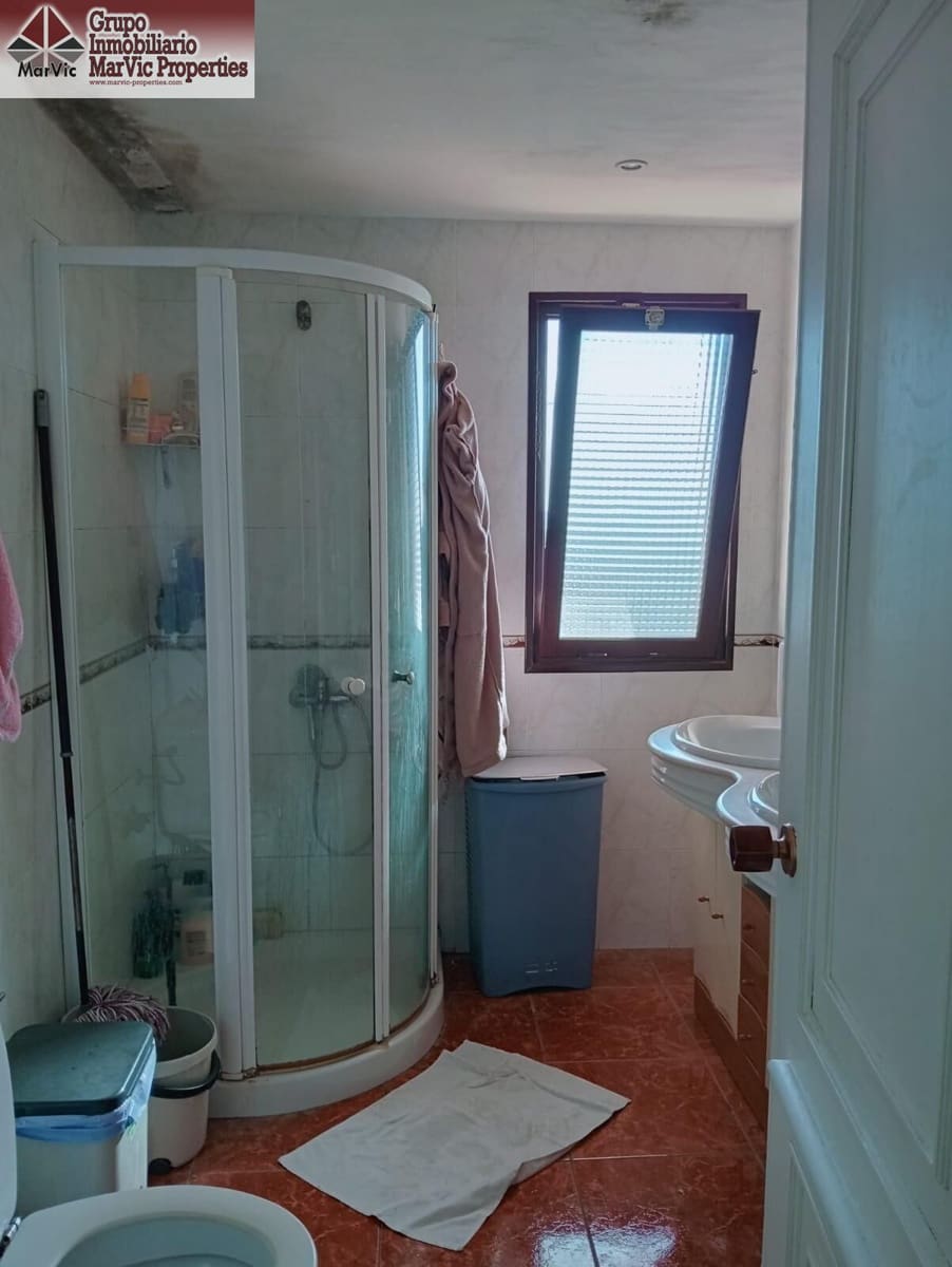 5 quarto Moradia para venda em La Nucia com piscina - 299 000 € (Ref: 9758994)