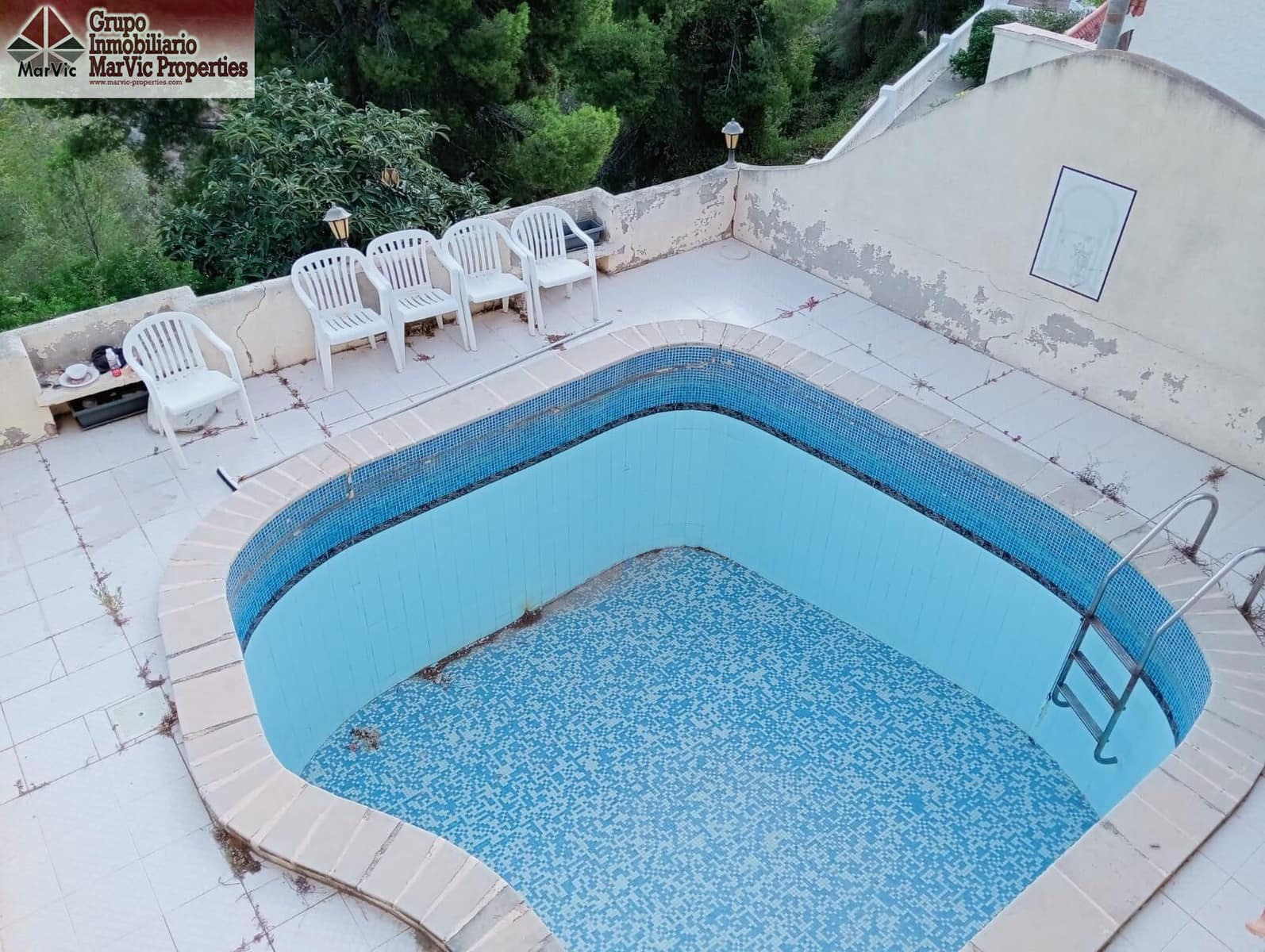 5 quarto Moradia para venda em La Nucia com piscina - 299 000 € (Ref: 9758994)