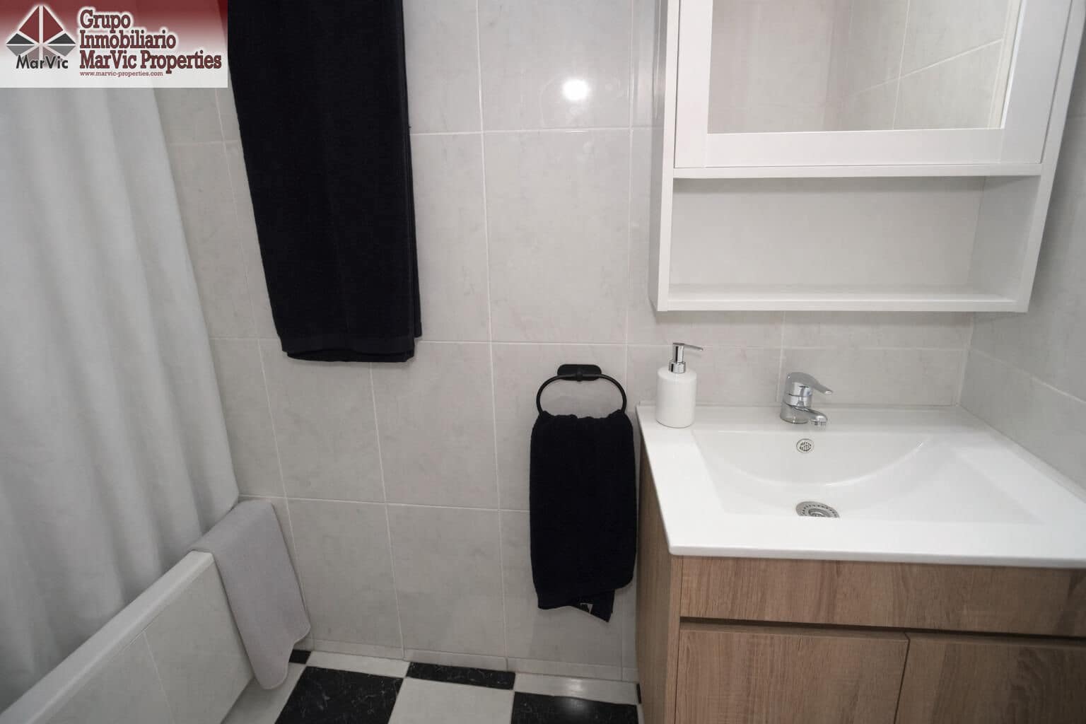 Piso de 2 habitaciones en Benidorm en venta con piscina - 189.000 € (Ref: 9773096)