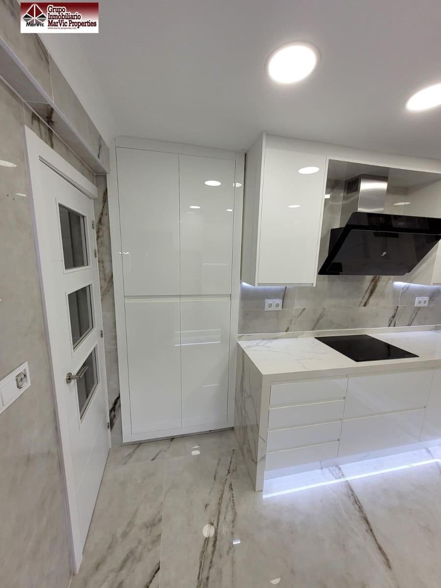 6 quarto Moradia para venda em La Nucia com piscina - 630 000 € (Ref: 9783024)