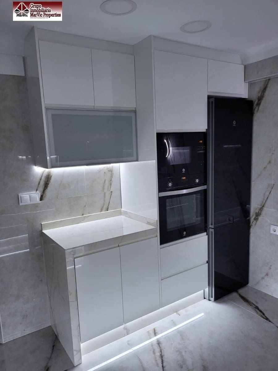 6 quarto Moradia para venda em La Nucia com piscina - 630 000 € (Ref: 9783024)