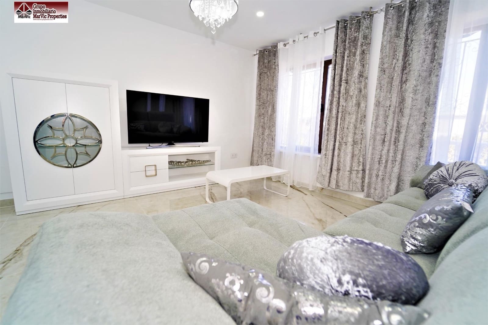 6 quarto Moradia para venda em La Nucia com piscina - 630 000 € (Ref: 9783024)