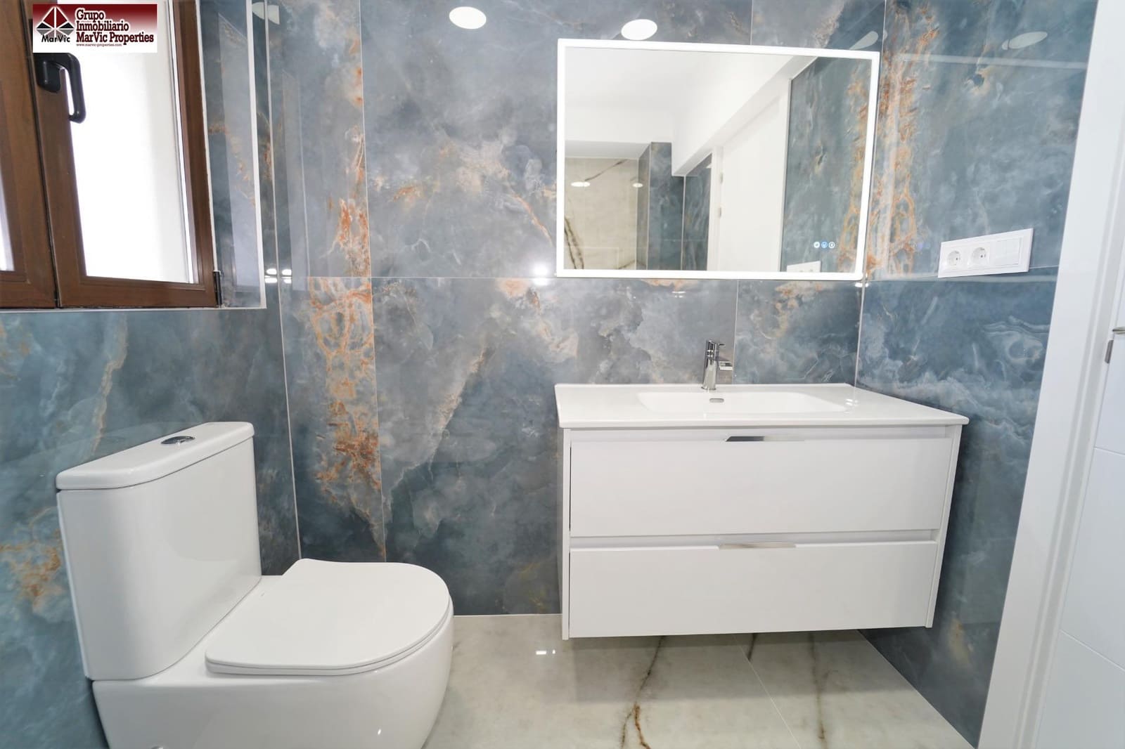 6 quarto Moradia para venda em La Nucia com piscina - 630 000 € (Ref: 9783024)