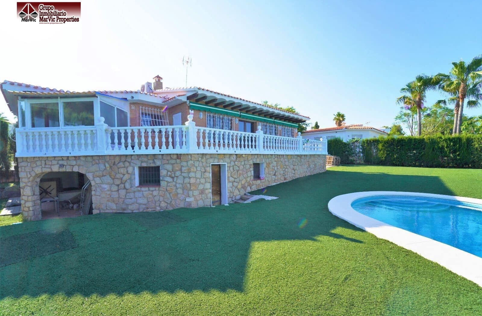 6 quarto Moradia para venda em La Nucia com piscina - 630 000 € (Ref: 9783024)