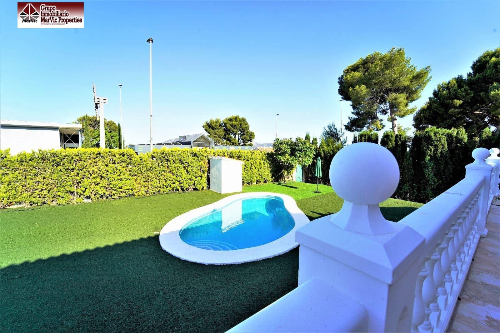 6 quarto Moradia para venda em La Nucia com piscina - 630 000 € (Ref: 9783024)