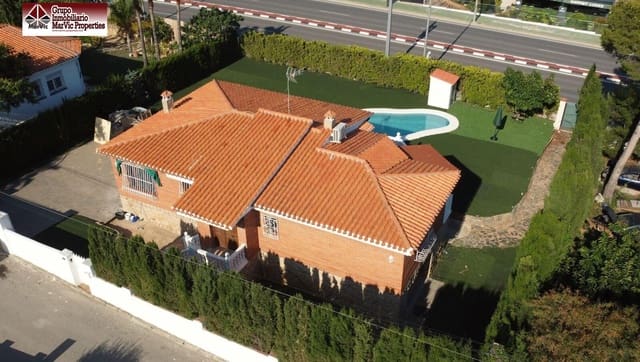 6 quarto Moradia para venda em La Nucia com piscina - 630 000 € (Ref: 9783024)