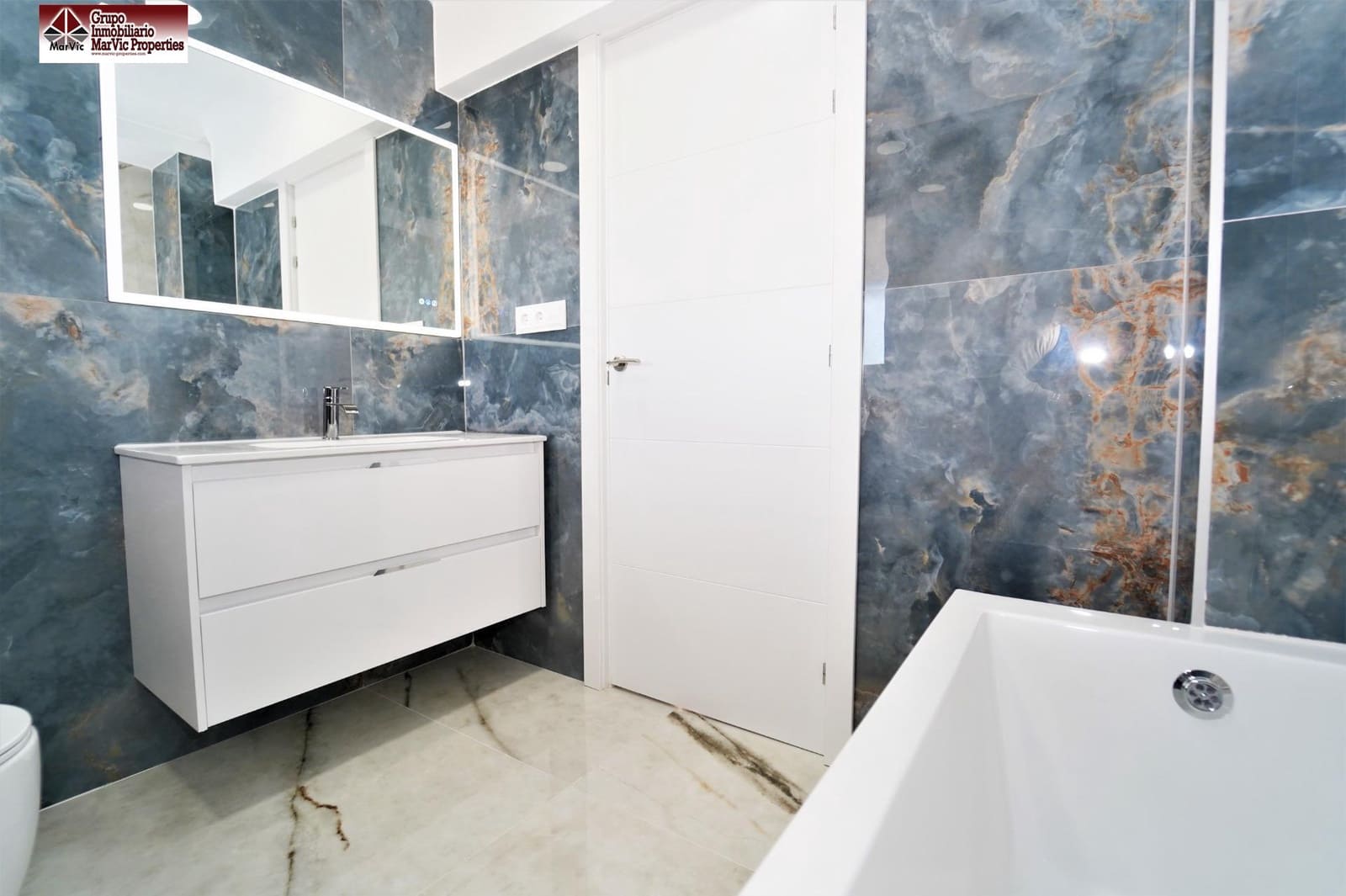 6 quarto Moradia para venda em La Nucia com piscina - 630 000 € (Ref: 9783024)