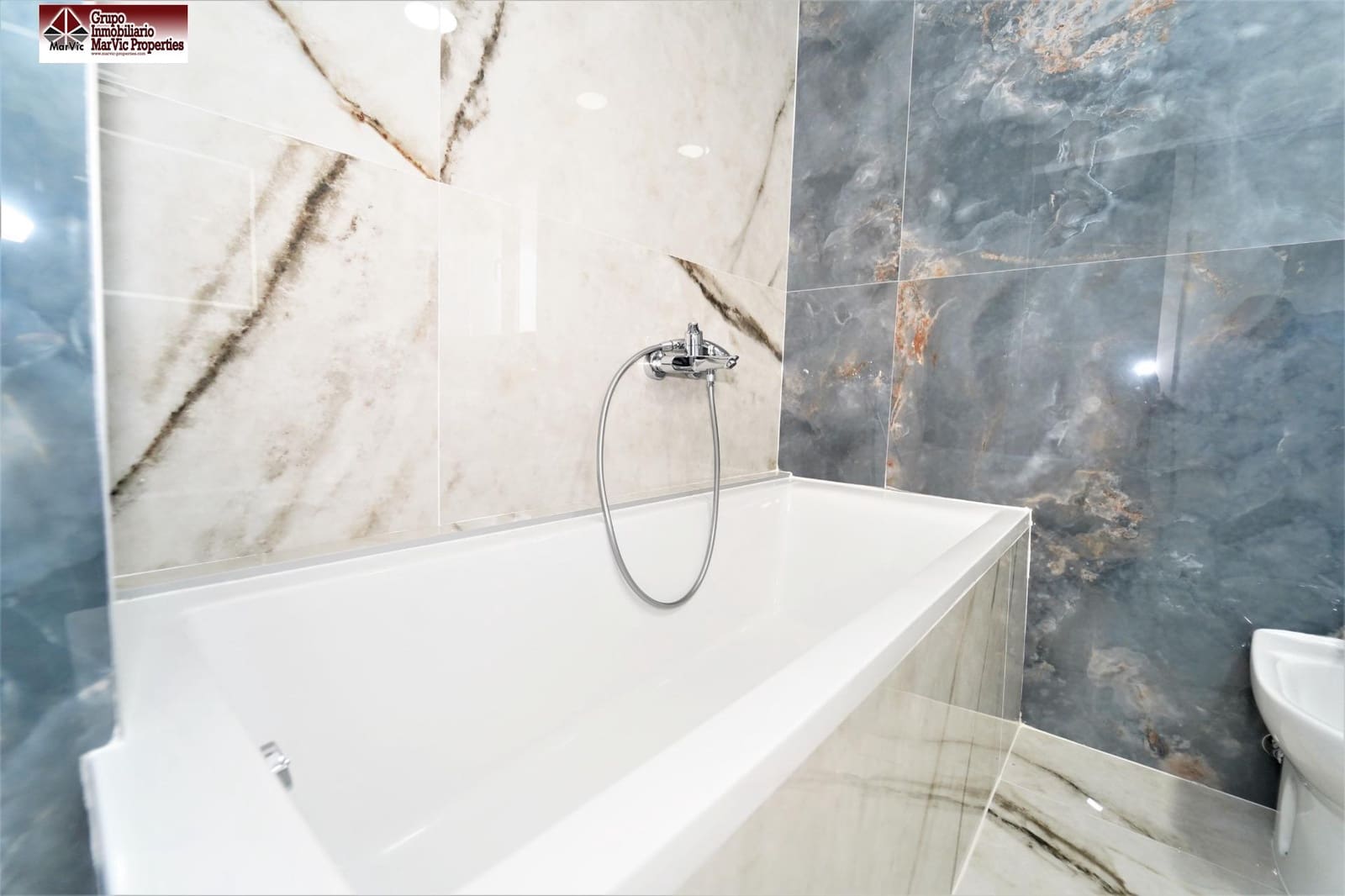 6 quarto Moradia para venda em La Nucia com piscina - 630 000 € (Ref: 9783024)