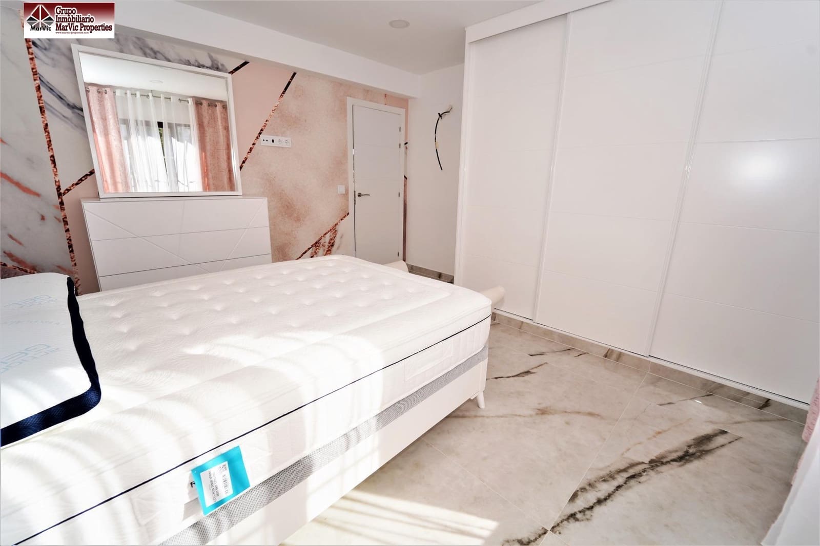 6 quarto Moradia para venda em La Nucia com piscina - 630 000 € (Ref: 9783024)