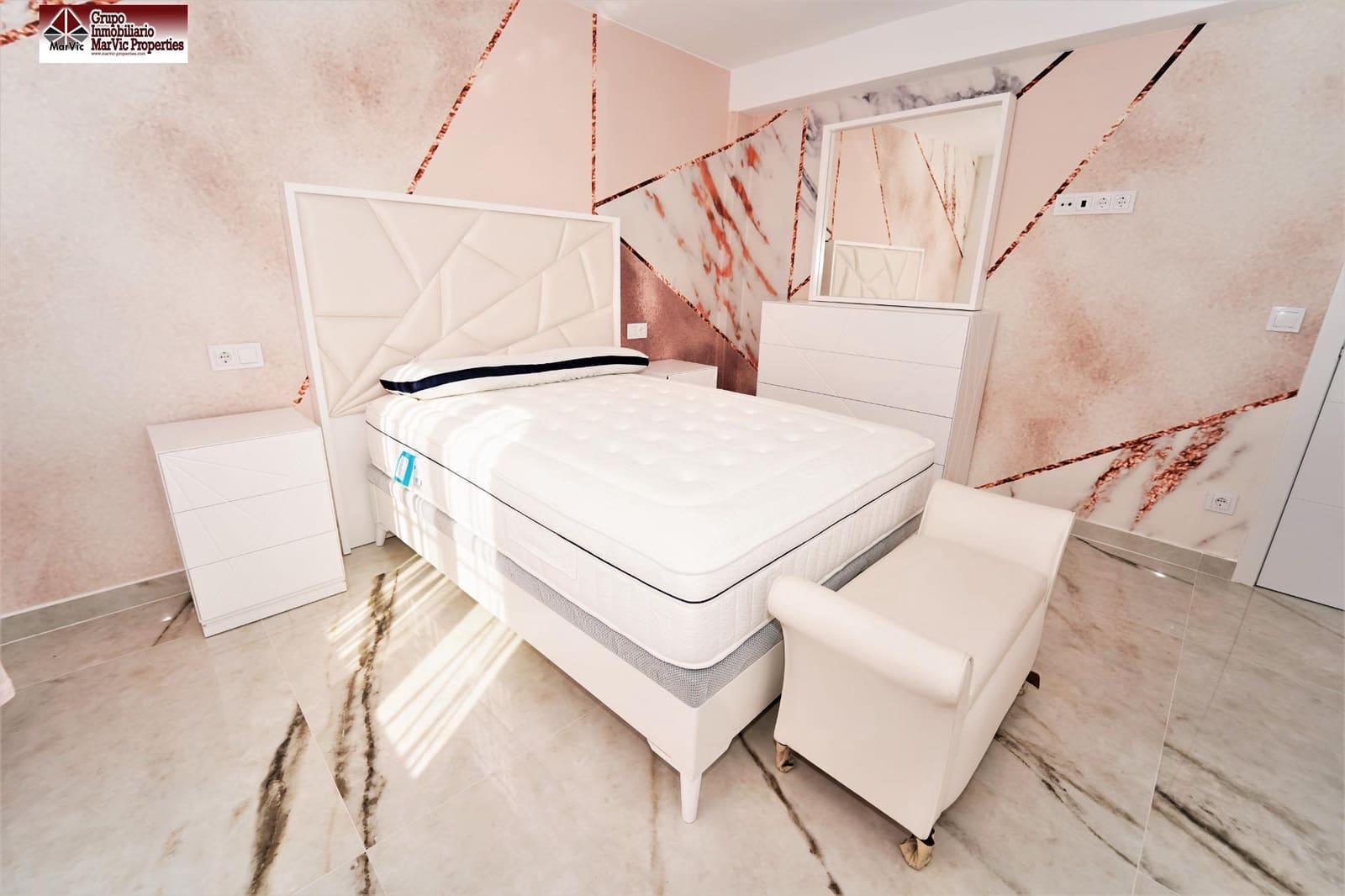 6 quarto Moradia para venda em La Nucia com piscina - 630 000 € (Ref: 9783024)