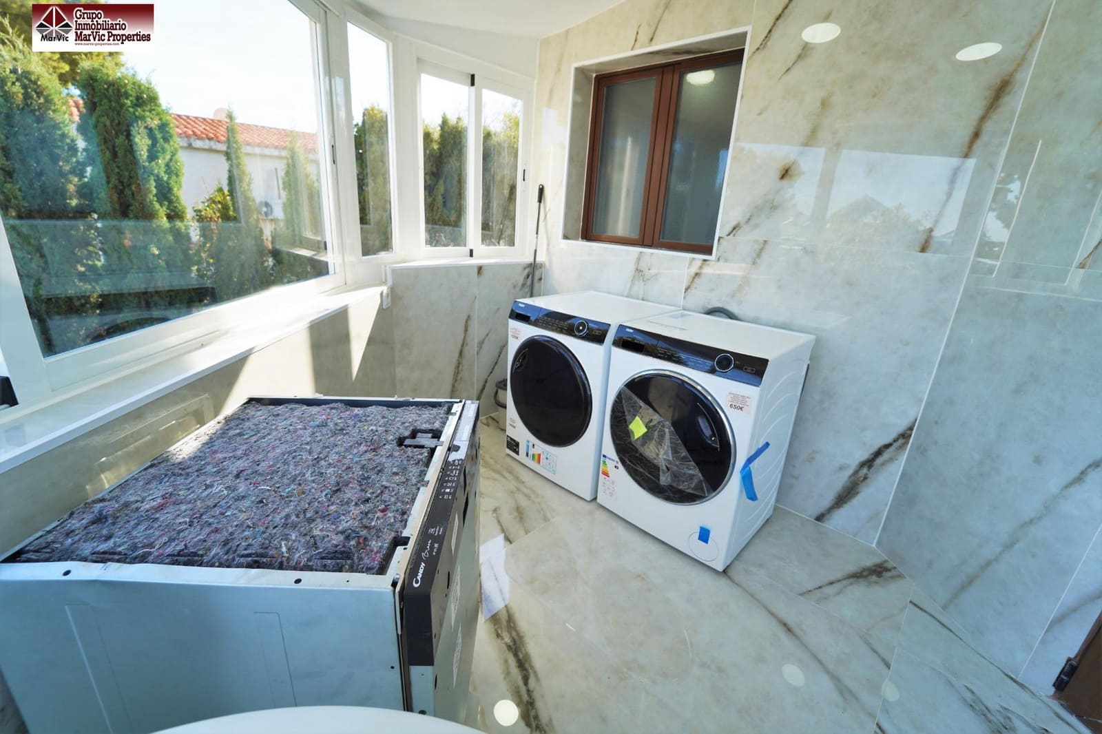 6 quarto Moradia para venda em La Nucia com piscina - 630 000 € (Ref: 9783024)