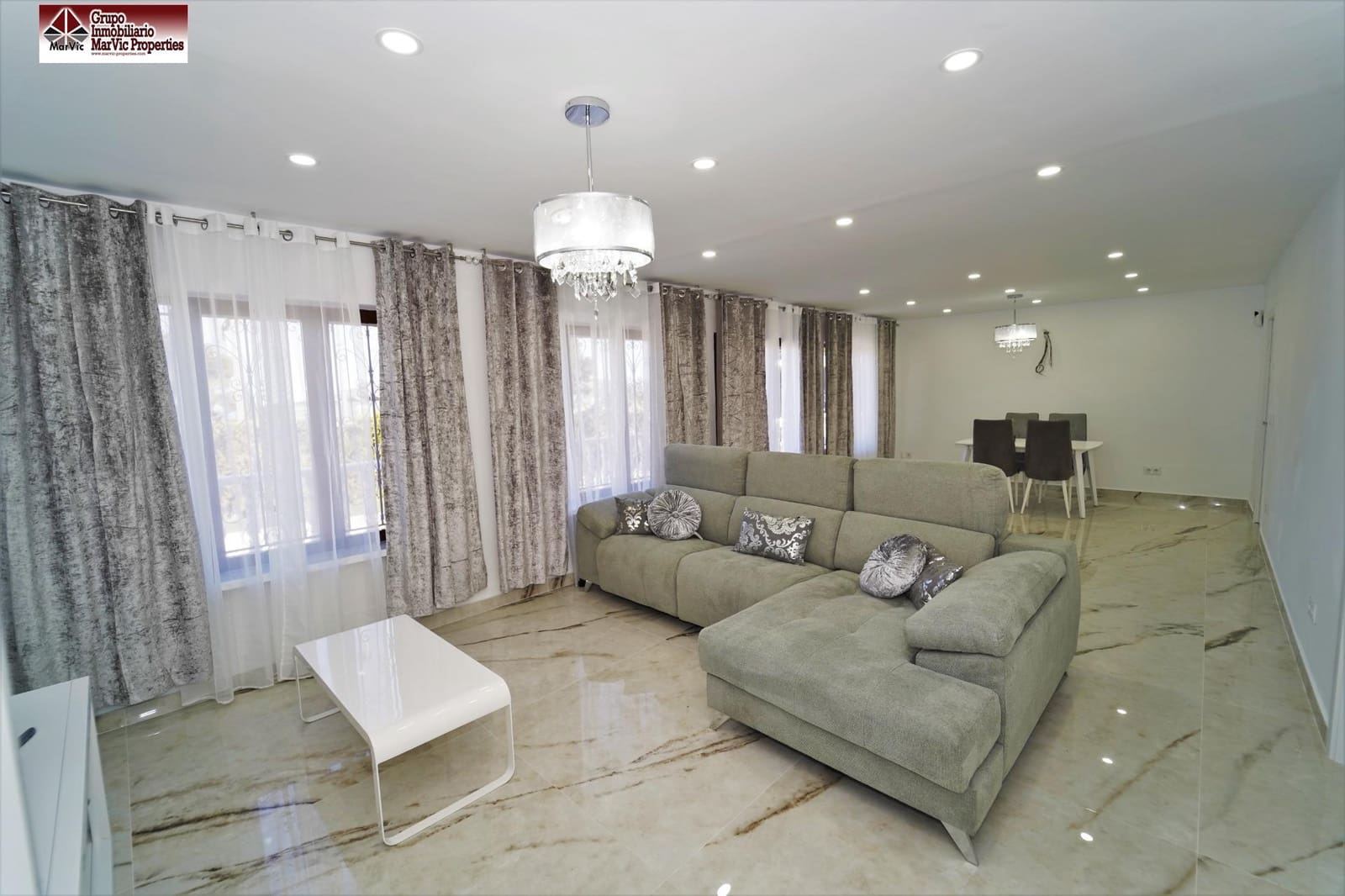 6 quarto Moradia para venda em La Nucia com piscina - 630 000 € (Ref: 9783024)