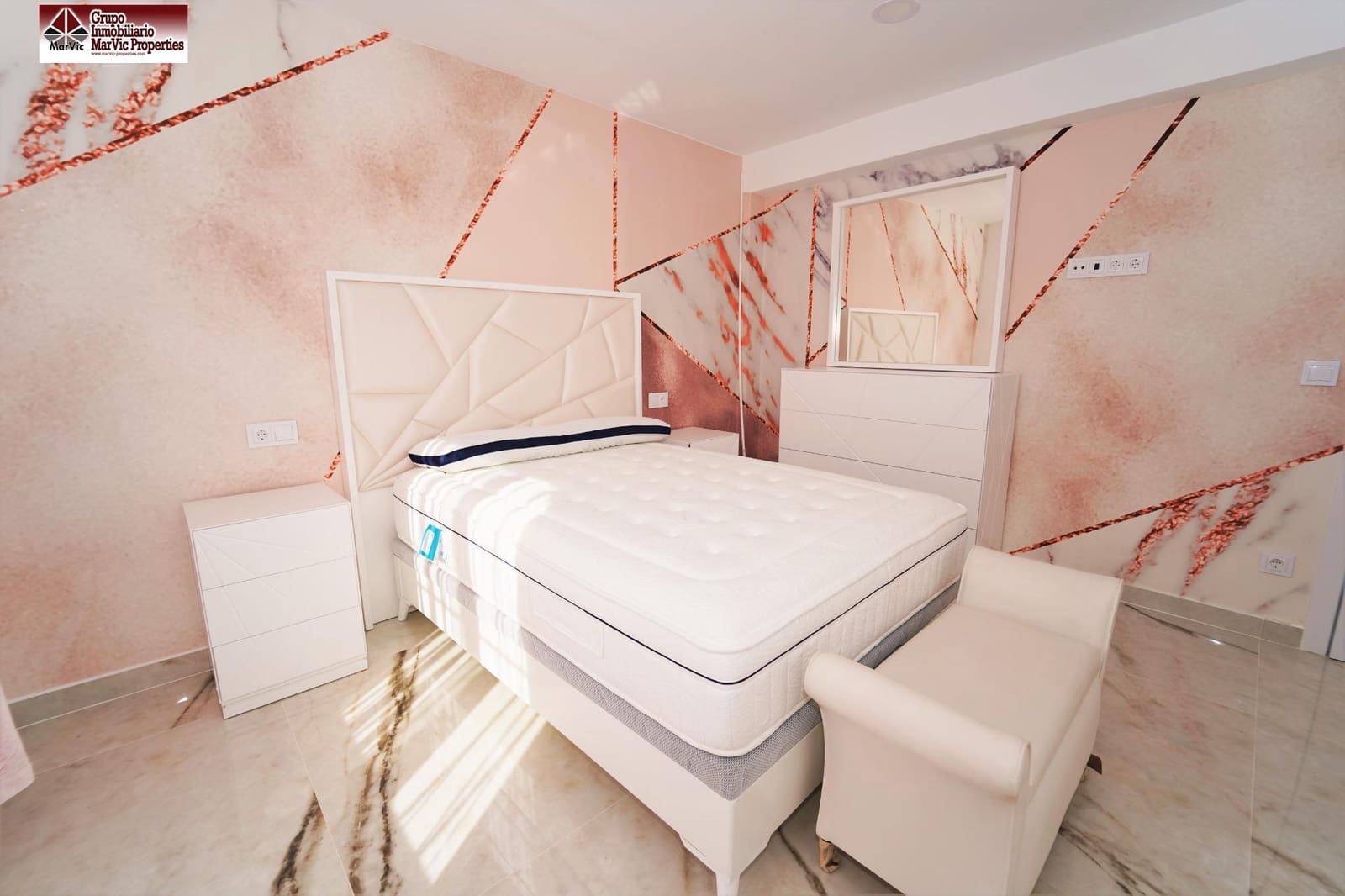 6 quarto Moradia para venda em La Nucia com piscina - 630 000 € (Ref: 9783024)