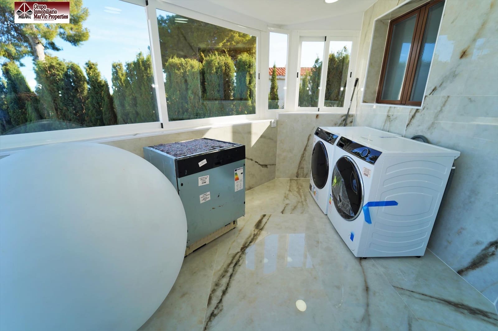 6 quarto Moradia para venda em La Nucia com piscina - 630 000 € (Ref: 9783024)