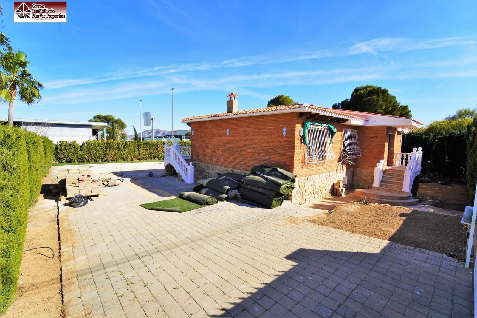 6 quarto Moradia para venda em La Nucia com piscina - 630 000 € (Ref: 9783024)