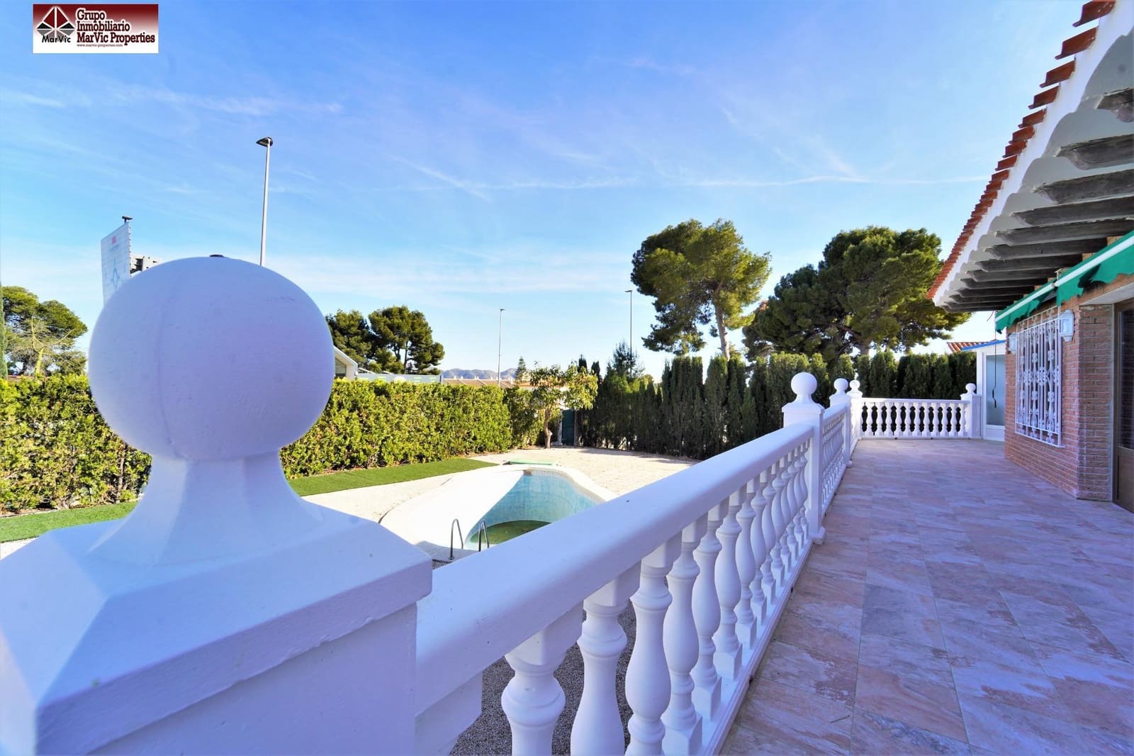 6 quarto Moradia para venda em La Nucia com piscina - 630 000 € (Ref: 9783024)