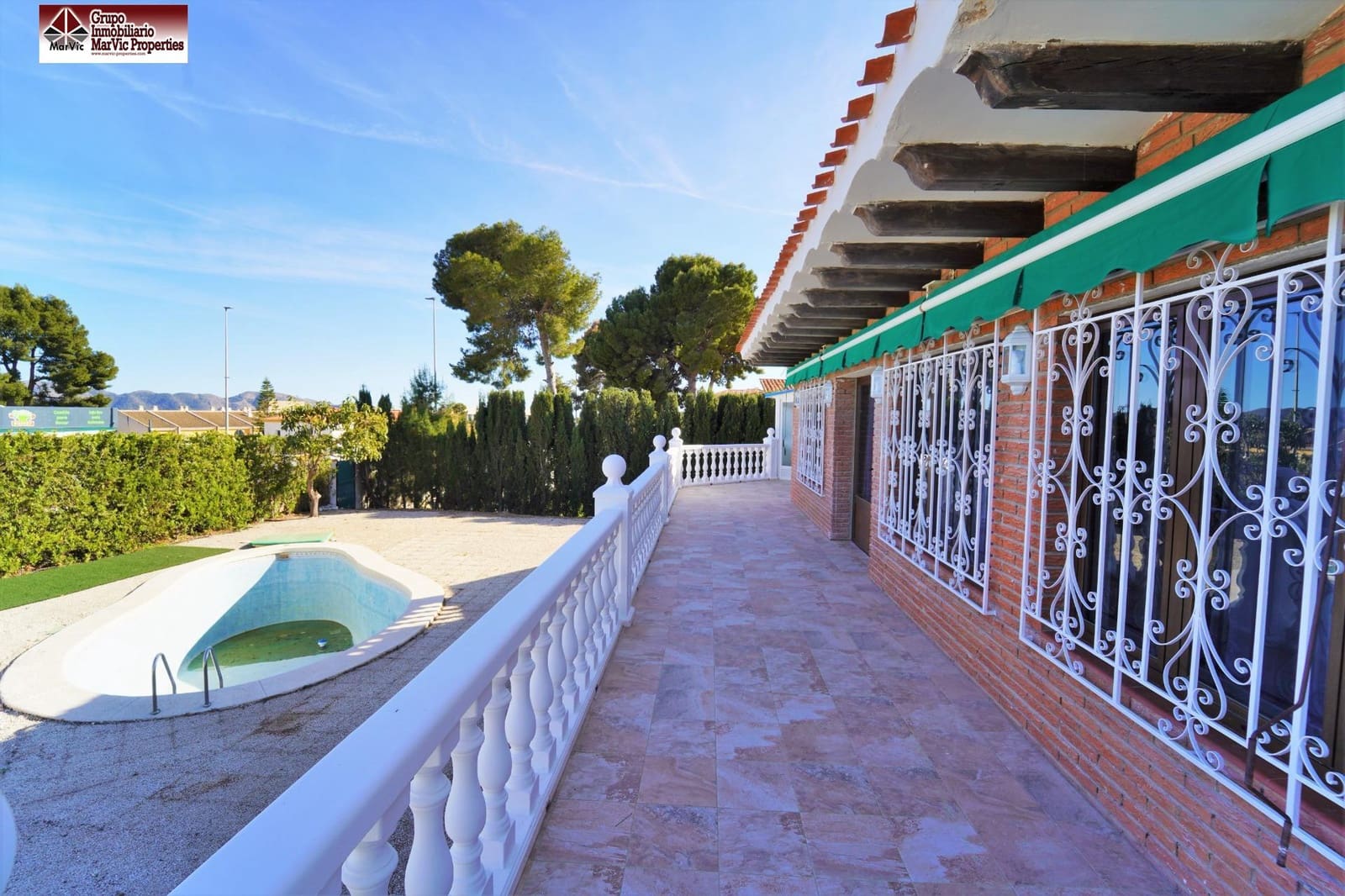 6 quarto Moradia para venda em La Nucia com piscina - 630 000 € (Ref: 9783024)