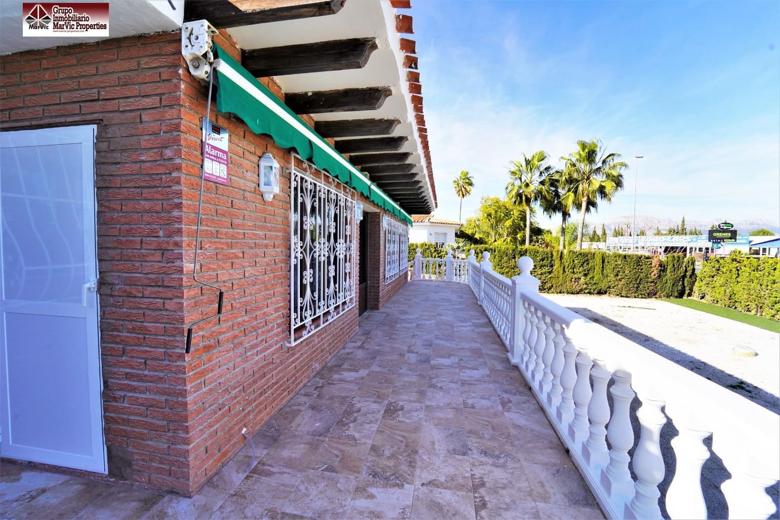 6 quarto Moradia para venda em La Nucia com piscina - 630 000 € (Ref: 9783024)