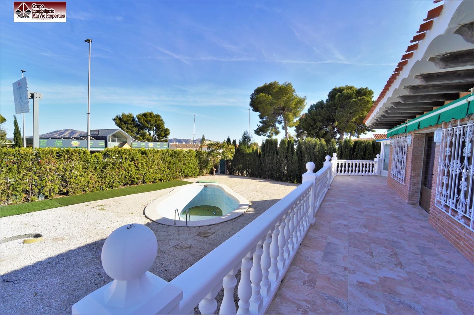 6 quarto Moradia para venda em La Nucia com piscina - 630 000 € (Ref: 9783024)