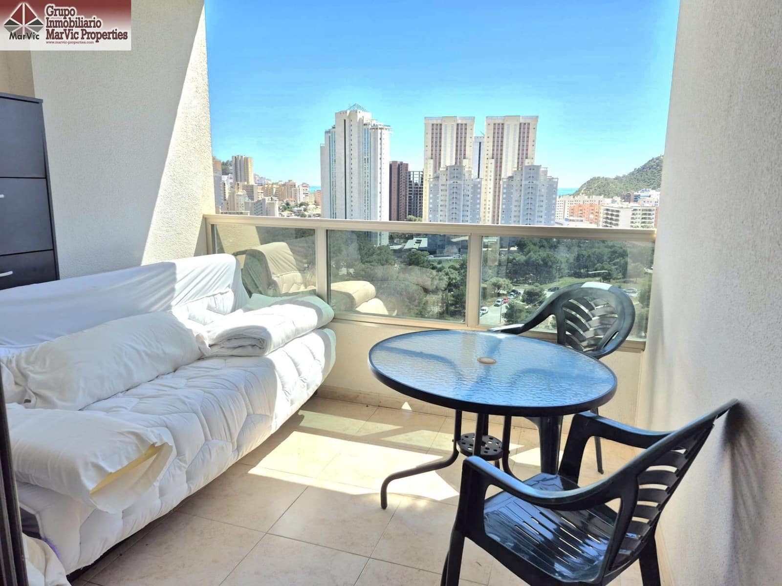 2 bedroom Apartment for sale in La Villajoyosa / Vila Joiosa with pool - € 209,000 (Ref: 9788430)