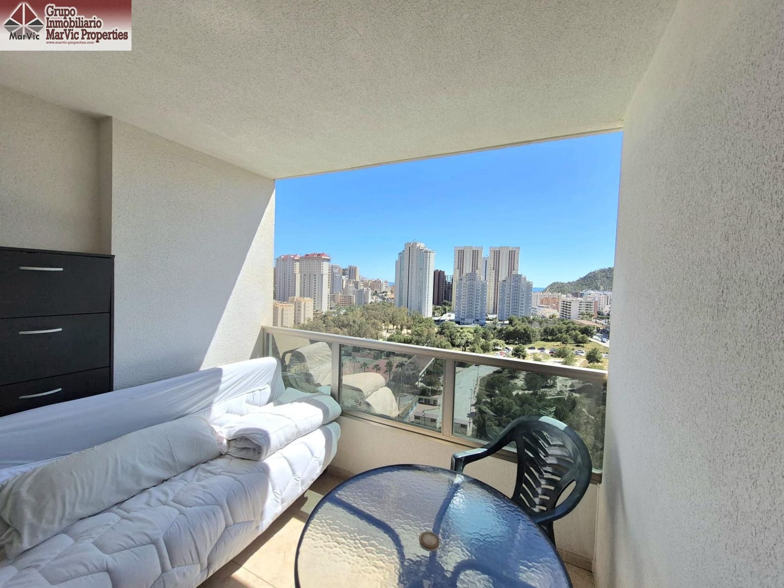 2 bedroom Apartment for sale in La Villajoyosa / Vila Joiosa with pool - € 209,000 (Ref: 9788430)