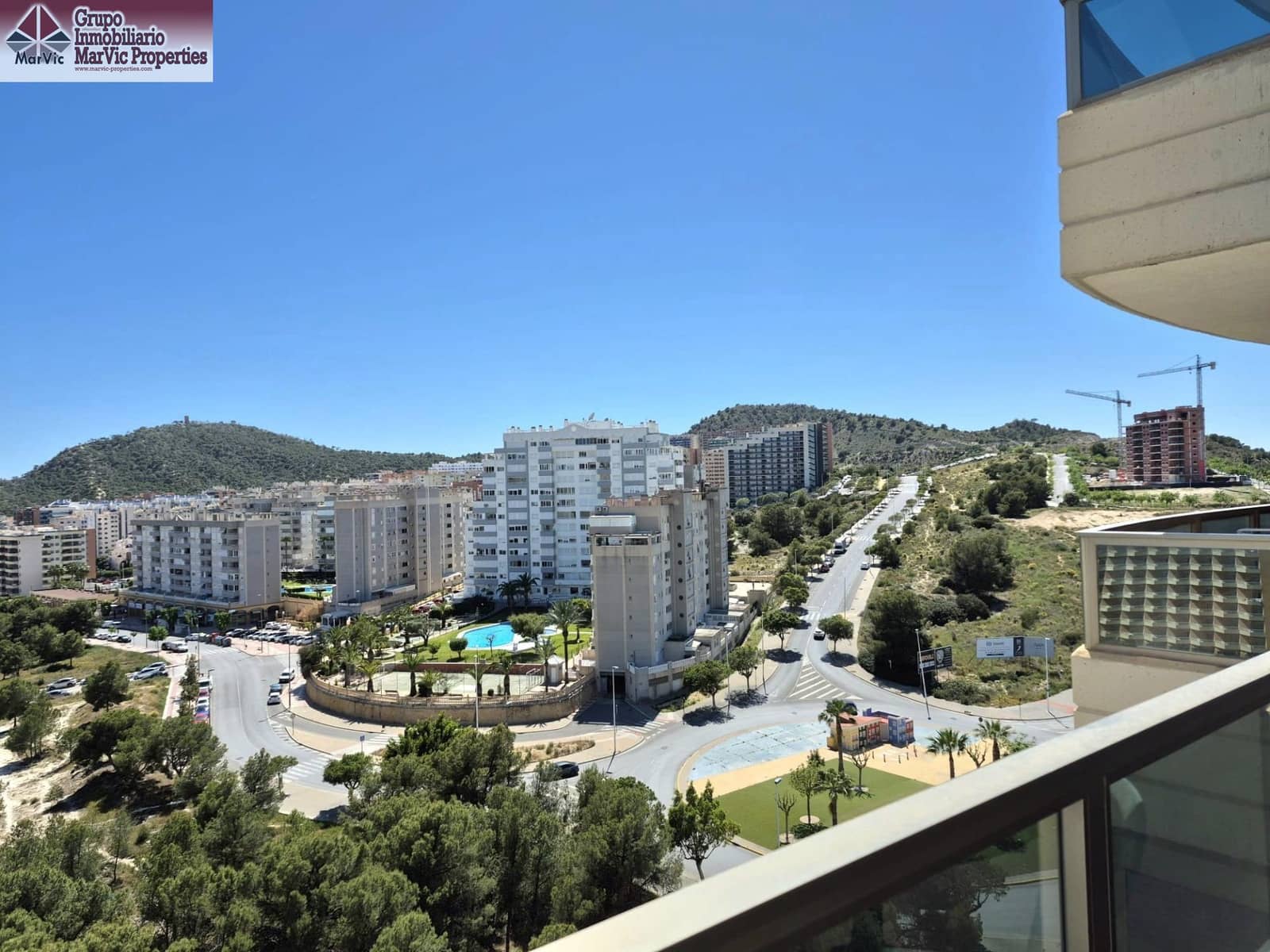 2 bedroom Apartment for sale in La Villajoyosa / Vila Joiosa with pool - € 209,000 (Ref: 9788430)