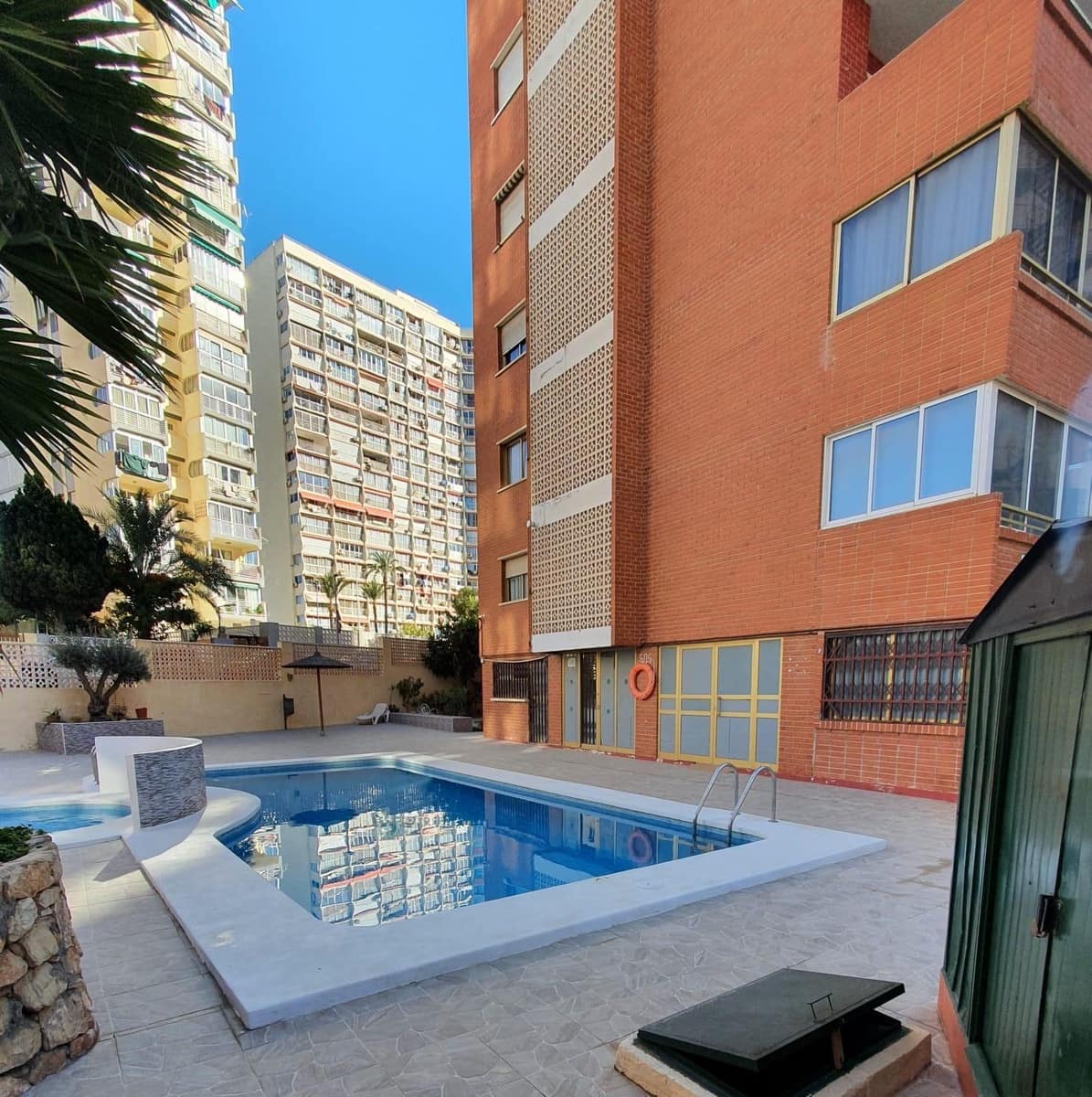 1 makuuhuone Kaupallinen myytävänä paikassa Benidorm mukana uima-altaan - 168 000 € (Ref: 9791085)