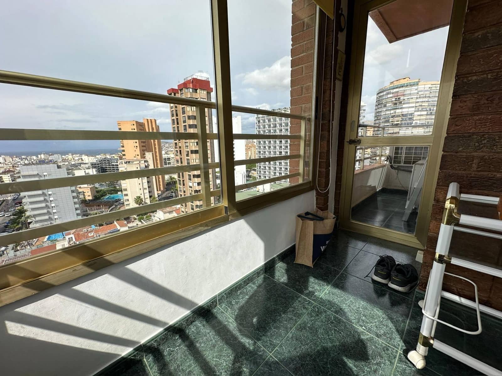 2 soverom Leilighet til salgs i Benidorm med svømmebasseng - € 325 000 (Ref: 9794662)