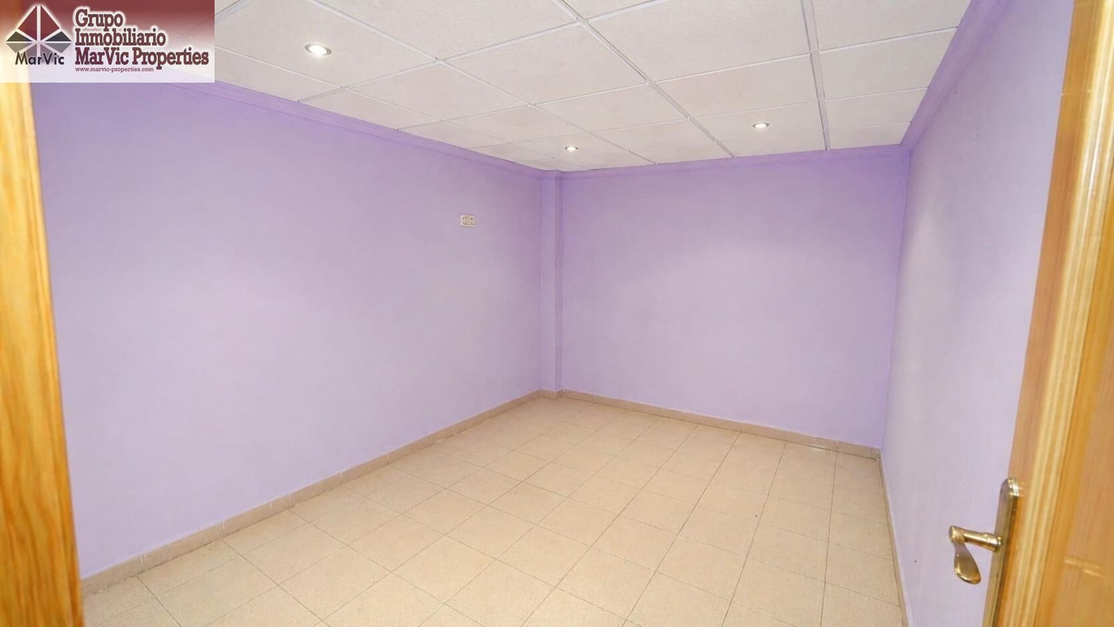 Erhverv til leje i Benidorm - € 1.000 (Ref: 9804319)