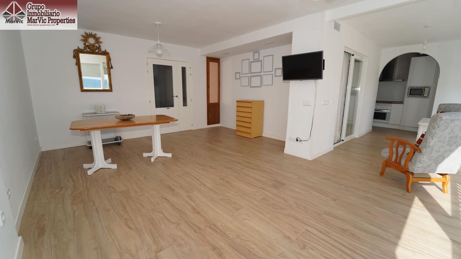 3 soverom Leilighet til leie i Benidorm med garasje - € 1 800 (Ref: 9804320)