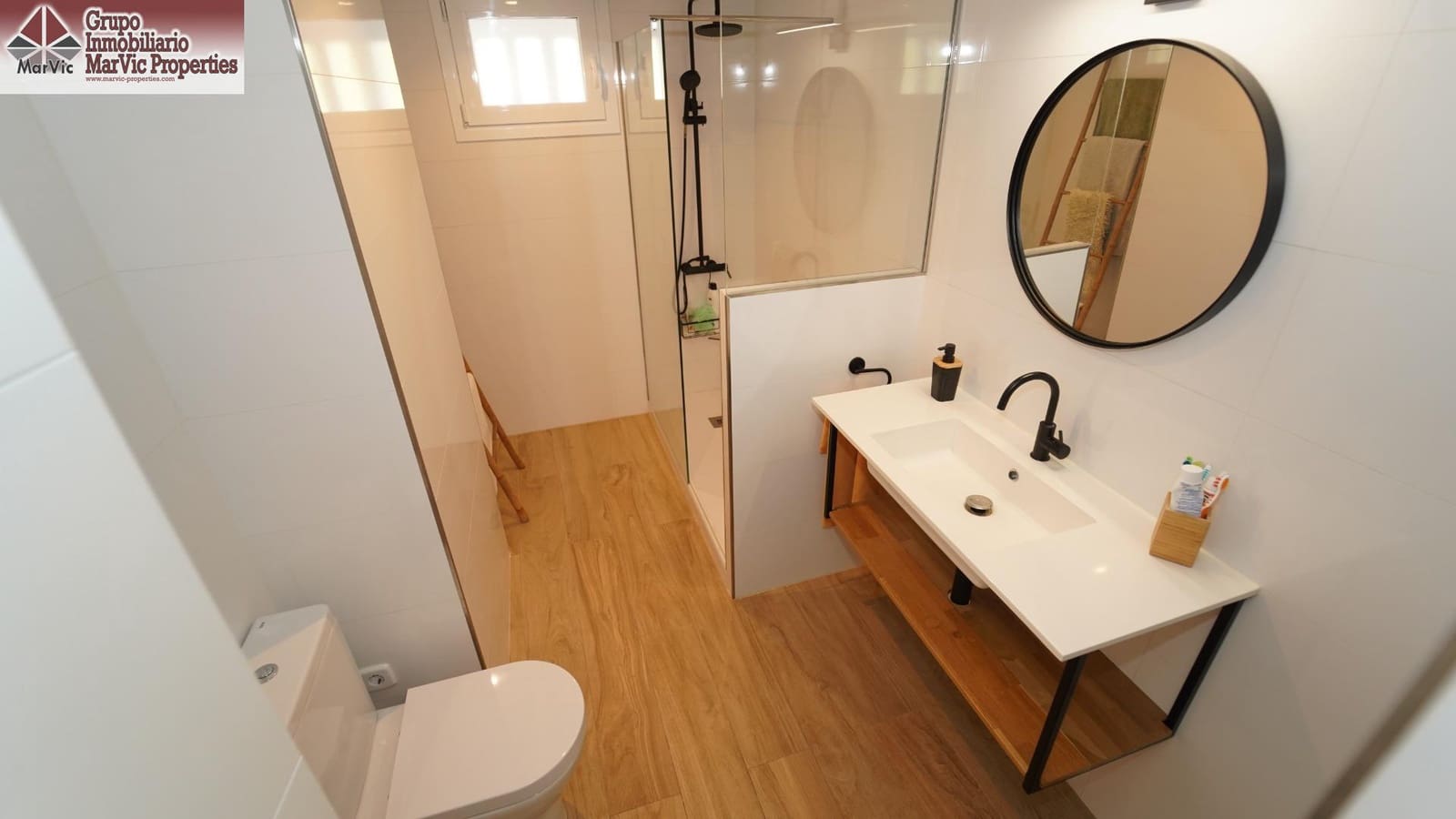 3 soverom Leilighet til leie i Benidorm med garasje - € 1 800 (Ref: 9804320)