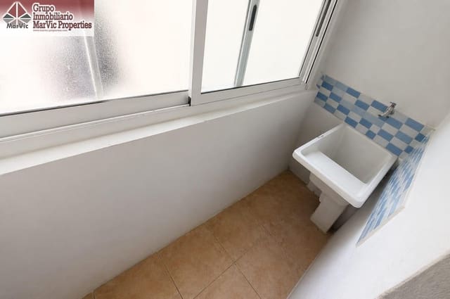 Piso de 3 habitaciones en Centro Urbano, Benidorm en venta - 149.900 € (Ref: 9831570)