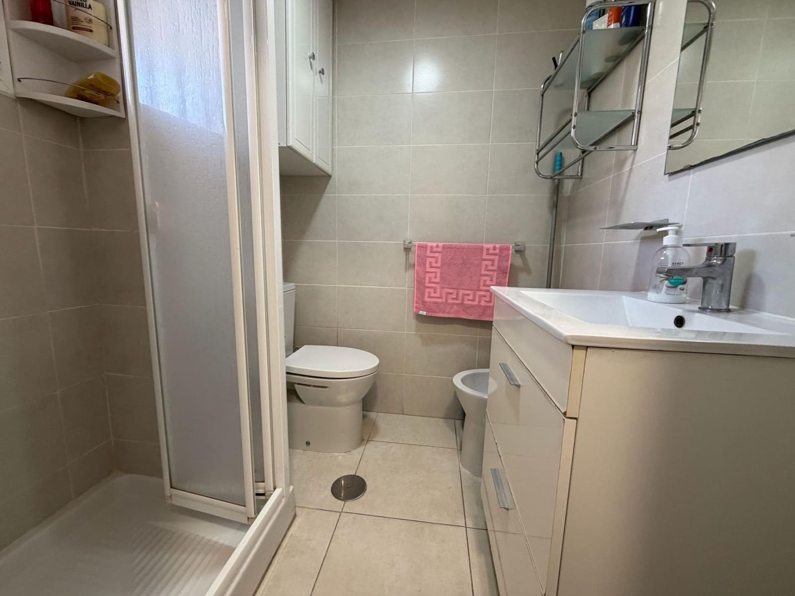 1 bedroom Apartment for sale in Benidorm with pool - € 199,950 (Ref: 9831571)