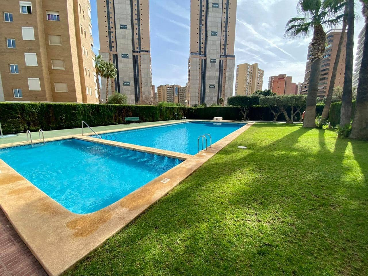 2 makuuhuone Huoneisto myytävänä paikassa Benidorm mukana uima-altaan - 225 000 € (Ref: 9839289)