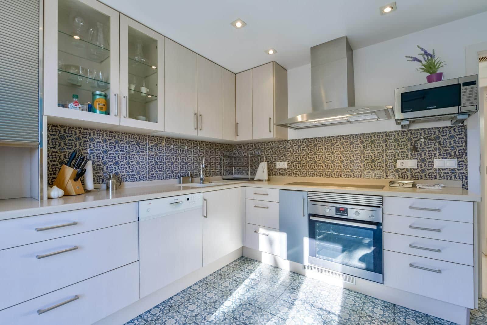 4 bedroom Villa for sale in Finestrat with pool garage - € 950,000 (Ref: 9851796)