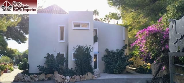 4 soverom Villa til salgs i Altea la Vella, Altea med svømmebasseng garasje - € 515 000 (Ref: 9860135)