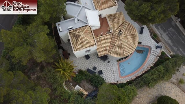 4 soverom Villa til salgs i Altea la Vella, Altea med svømmebasseng garasje - € 515 000 (Ref: 9860135)