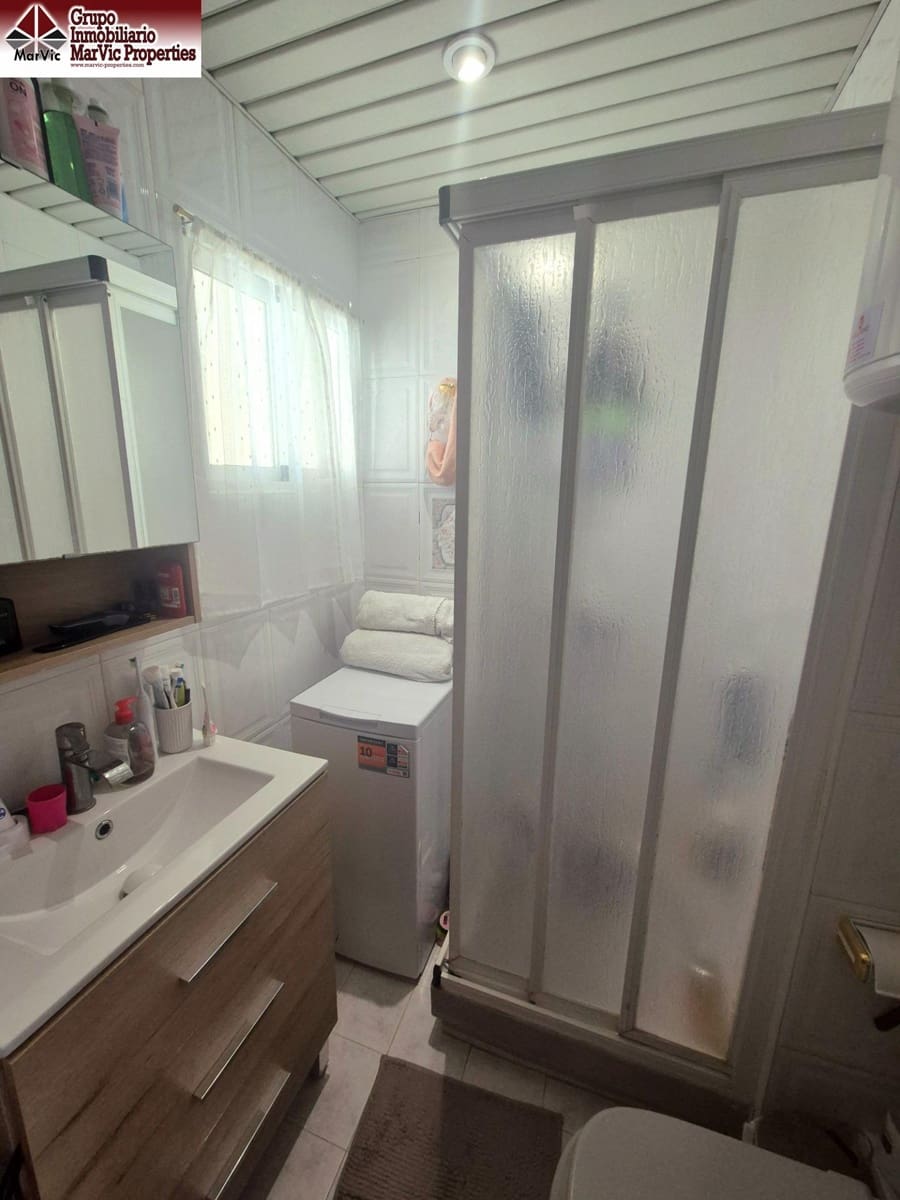1 bedroom Flat for sale in Benidorm with pool - € 194,000 (Ref: 9861899)