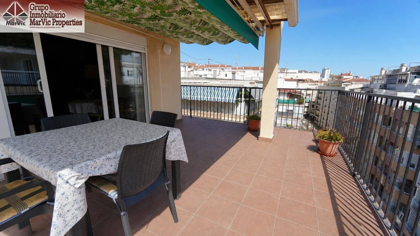 4 sovrum Takvåning till salu i Benidorm - 299 000 € (Ref: 9865228)