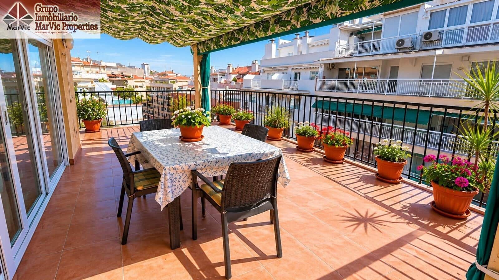 4 sovrum Takvåning till salu i Benidorm - 299 000 € (Ref: 9865228)