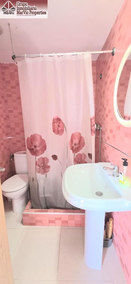 2 bedroom Apartment for sale in Benidorm with pool - € 137,000 (Ref: 9867044)