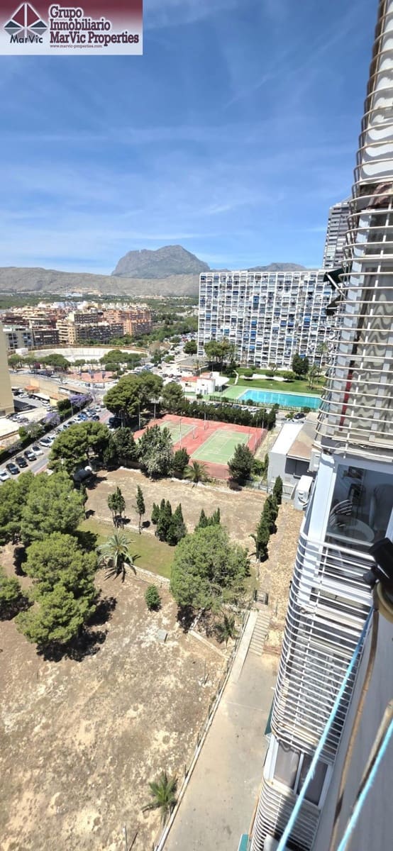 2 bedroom Apartment for sale in Benidorm with pool - € 137,000 (Ref: 9867044)