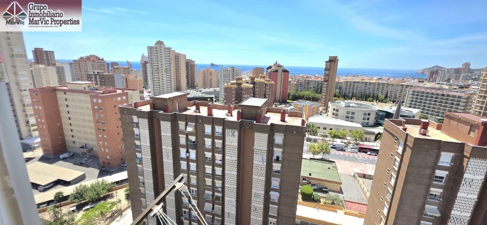 2 bedroom Apartment for sale in Benidorm with pool - € 137,000 (Ref: 9867044)