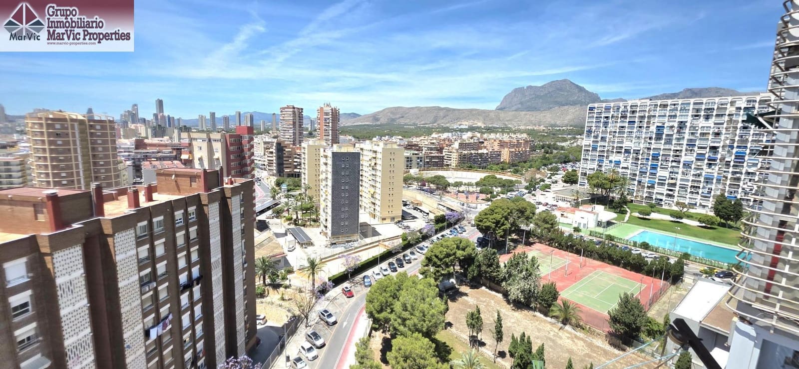 2 bedroom Apartment for sale in Benidorm with pool - € 137,000 (Ref: 9867044)