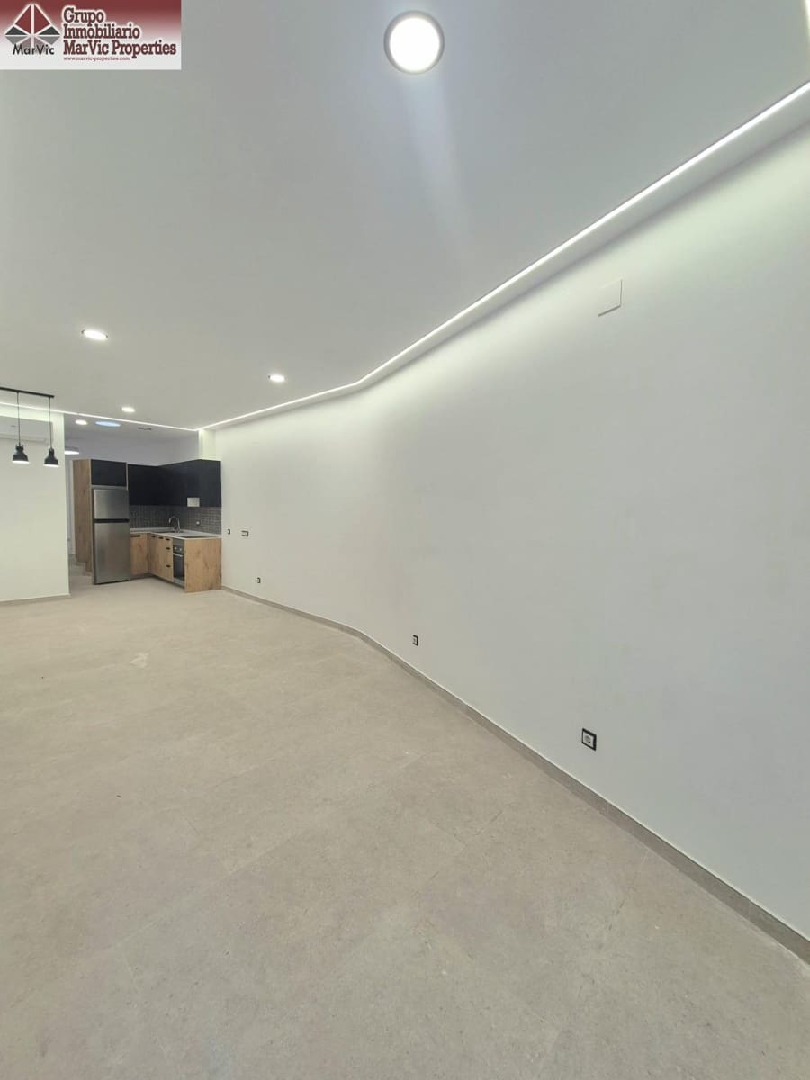Studio til salgs i Benidorm - € 990 000 (Ref: 9876477)