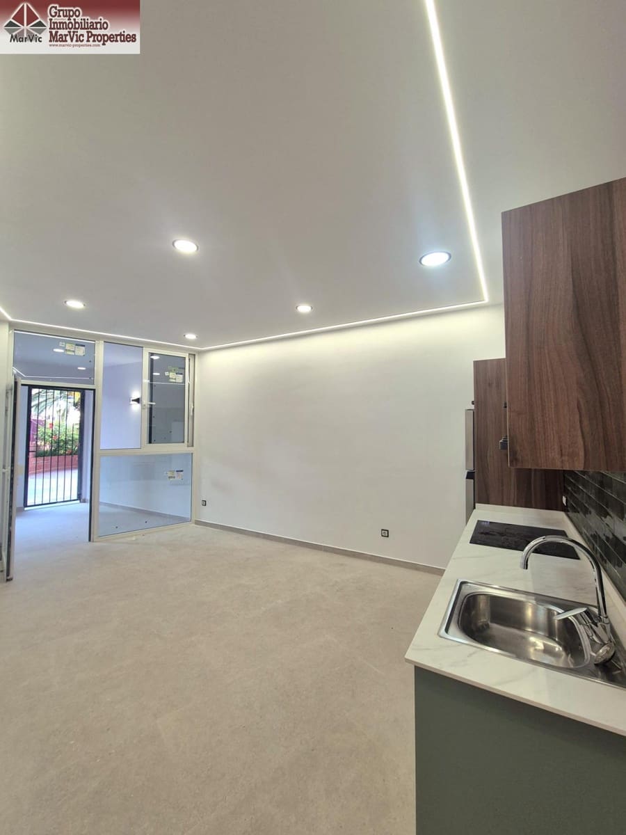 Studio til salgs i Benidorm - € 990 000 (Ref: 9876477)