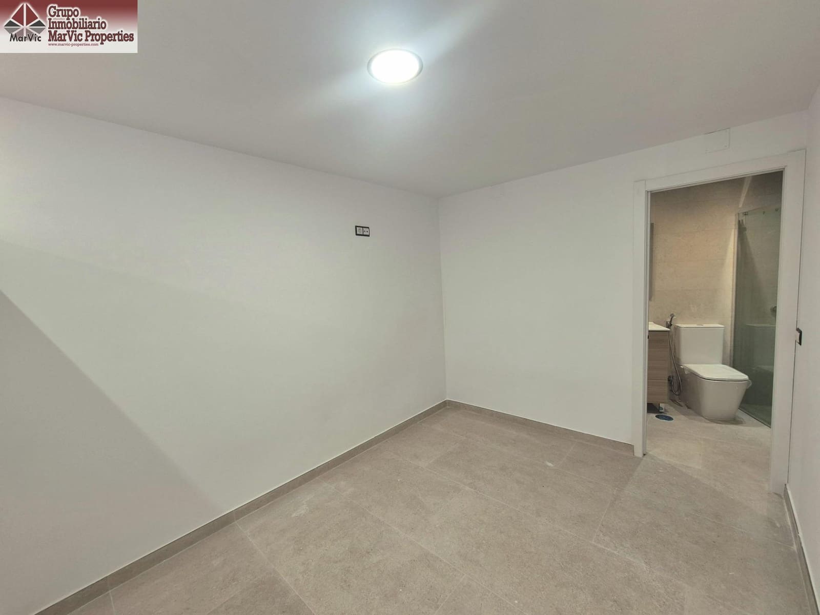 Studio til salgs i Benidorm - € 990 000 (Ref: 9876477)