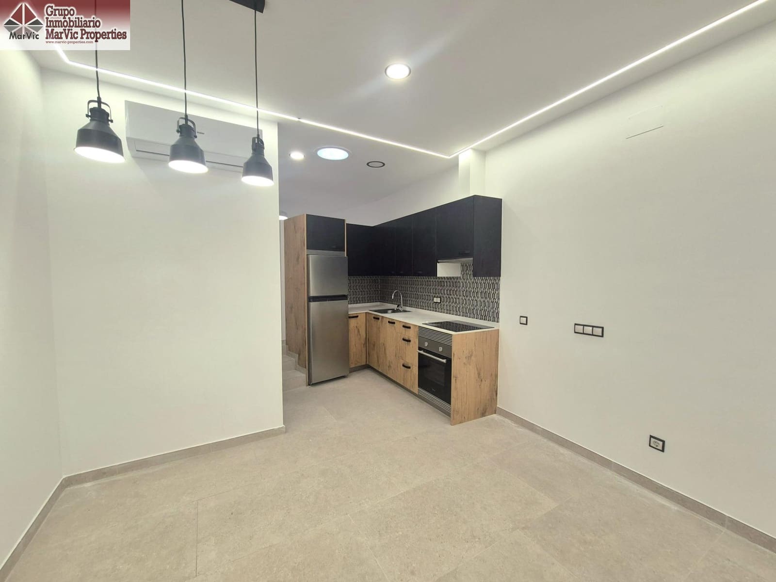 Studio til salgs i Benidorm - € 990 000 (Ref: 9876477)